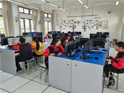 成都市文翁實驗小學 當技術成為畫筆，思想在平面設計中綻放